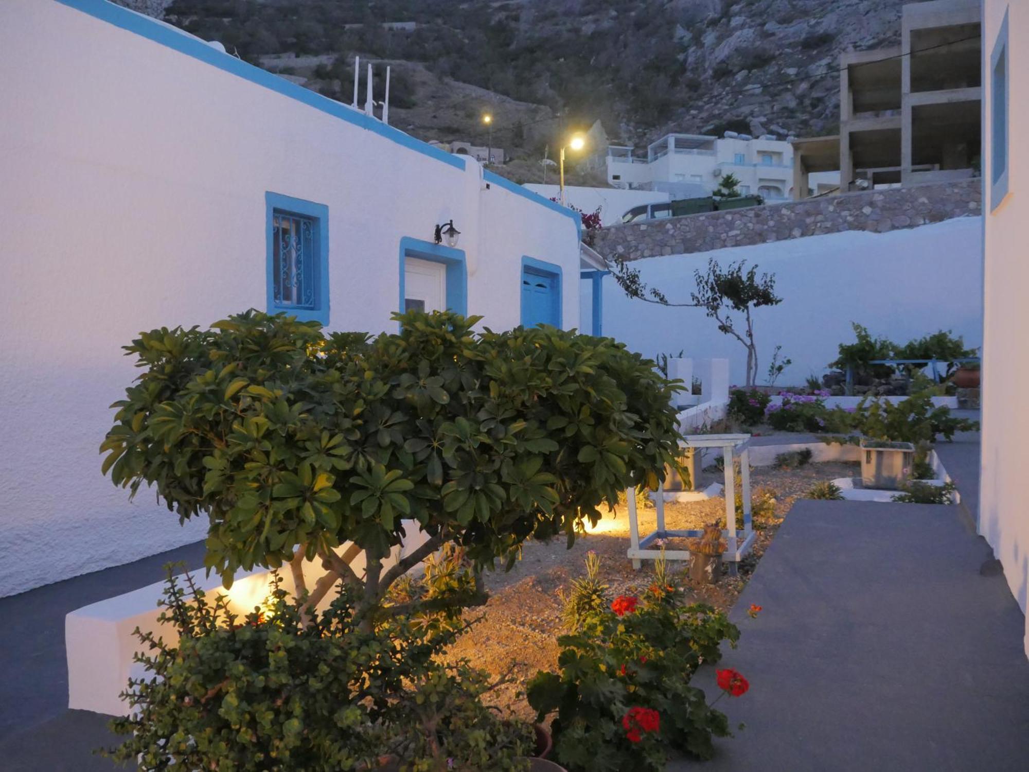 Kamári Ancient Thera Apartments מראה חיצוני תמונה