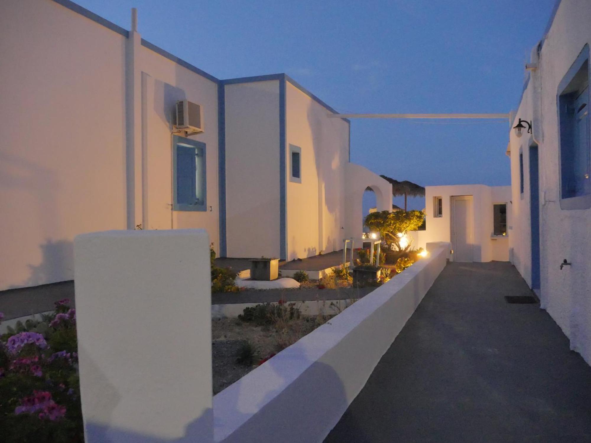 Kamári Ancient Thera Apartments מראה חיצוני תמונה